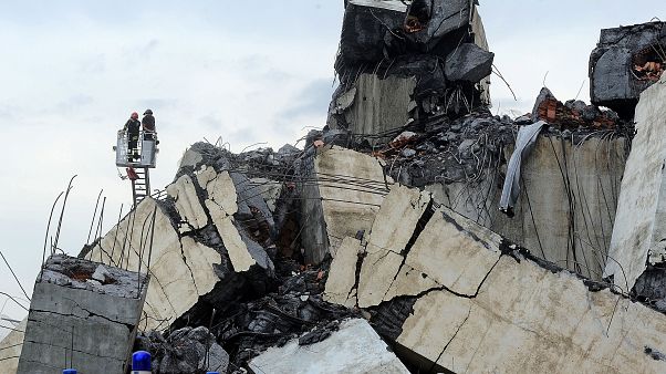 Italy bridge: Pictures, videos from Genoa motorway collapse Italy bridge: Pictures, videos from Genoa motorway collapse