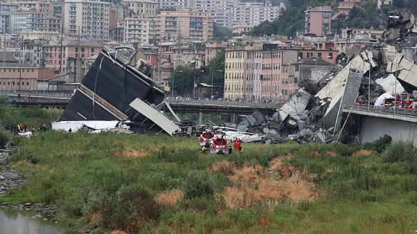 Fotoğraflarla İtalya'daki köprü kazası Fotoğraflarla İtalya'daki köprü kazası