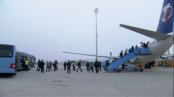 Németország: Újabb menekülteket toloncoltak ki Németország: Újabb menekülteket toloncoltak ki