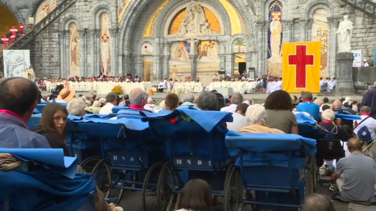 25.000 personas peregrinan a Lourdes
