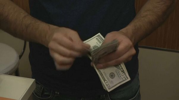 Turquia sobe drasticamente as taxas para produtos americanos Turquia sobe drasticamente as taxas para produtos americanos