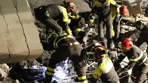 Sobrevivente a queda de ponte em Génova descreve cenário "apocalíptico" Sobrevivente a queda de ponte em Génova descreve cenário "apocalíptico"