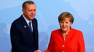 Merkel'den Erdoğan'a: Türkiye ekonomisinin güçlü olması Almanya için önemli
