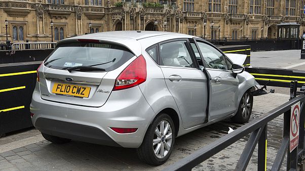 Silberner Ford Fiesta, mit dem der mutmaßliche Anschlag verübt wurde Silberner Ford Fiesta, mit dem der mutmaßliche Anschlag verübt wurde