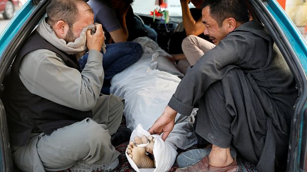 Kaboul : un attentat-suicide fait au moins 48 morts Kaboul : un attentat-suicide fait au moins 48 morts