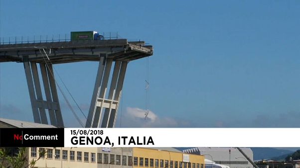 Colapso de viaduto mata dezenas em Génova Colapso de viaduto mata dezenas em Génova