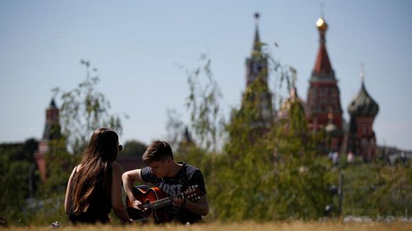 В сети шутят о занятиях сексом в парке "Зарядье" В сети шутят о занятиях сексом в парке "Зарядье"