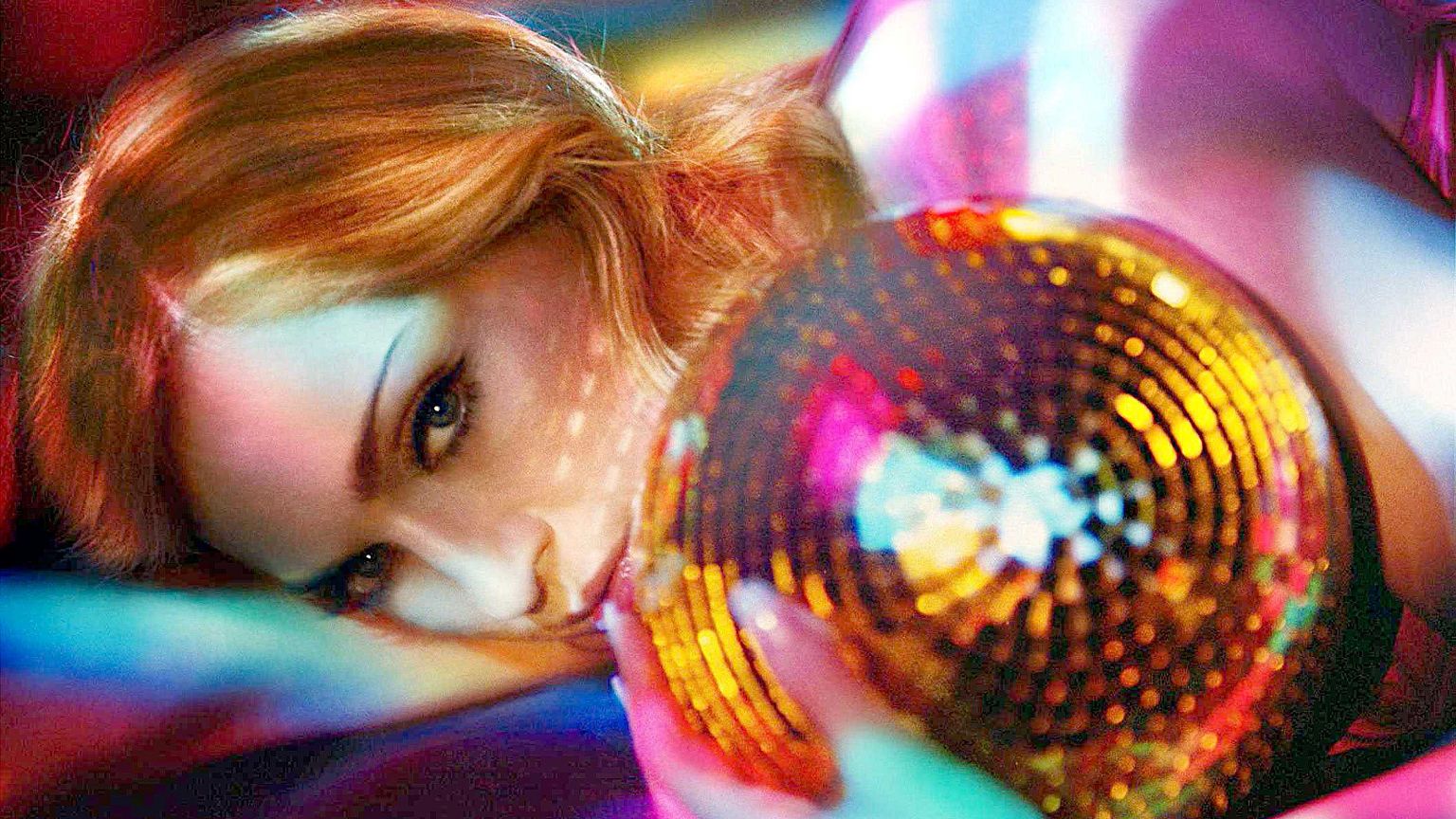 Madonna'dan 60. yaş gününde ezanlı video Madonna'dan 60. yaş gününde ezanlı video