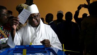 رئيس مالي يفوز بولاية ثانية بنسبة 67 بالمئة