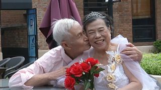 شاهد: عيد الحب في الصين .. فالنتاين للمسنّين