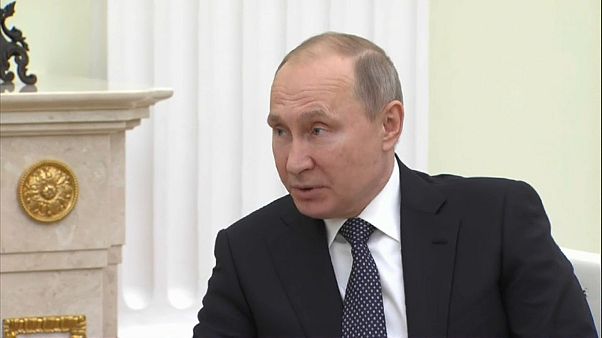 Putin, a noiva e o convite polémico para um casamento austríaco Putin, a noiva e o convite polémico para um casamento austríaco