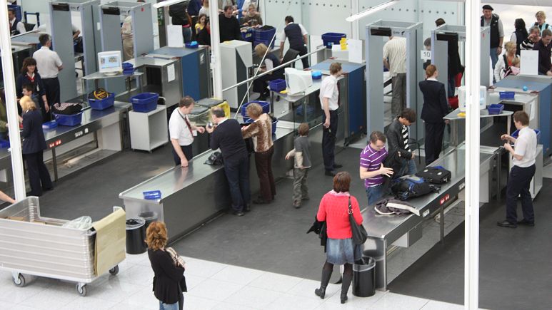 A new system using wifi culd be used to detect weapons in backpacks. A new system using wifi culd be used to detect weapons in backpacks.