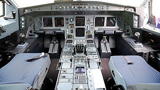 Das Cockpit einer Airbus-Maschine