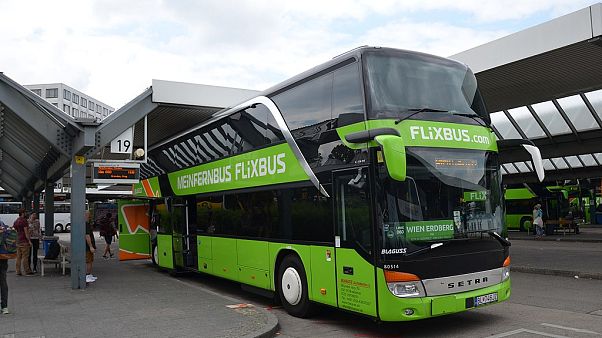 Setra S 431 DT de la compagnie Flixbus, à Berlin Messe (ZOB) Setra S 431 DT de la compagnie Flixbus, à Berlin Messe (ZOB)
