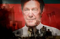 Eski kriket yıldızı İmran Han Pakistan'ın yeni başbakanı seçildi