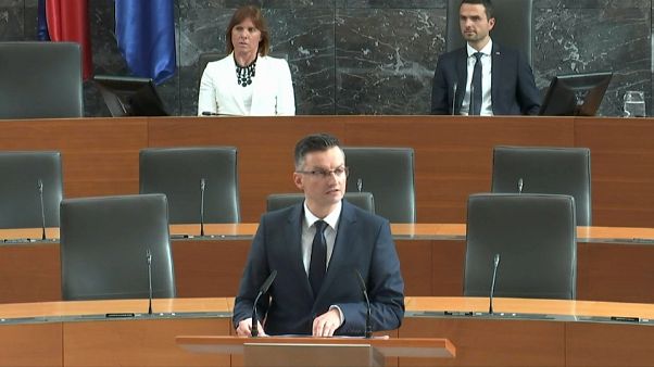 Parlamento esloveno escolhe novo primeiro-ministro Parlamento esloveno escolhe novo primeiro-ministro