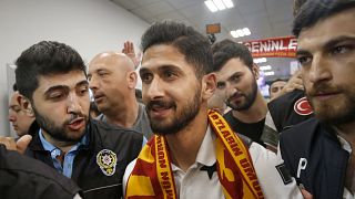 Galatasaray'ın anlaştığı Emre Akbaba sözleşme imzalamak için İstanbul'a geldi