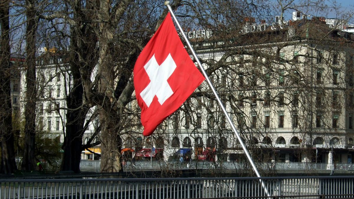 محرومیت زوج مسلمان از دریافت ملیت سوئیس به دلیل دست ندادن با جنس مخالف