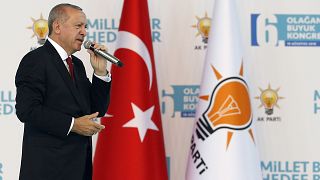 Erdoğan: "Kurla ekonomik darbe yapmaya çalışıyorlar"