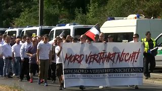 Tüntetés és ellentüntetés Berlinben