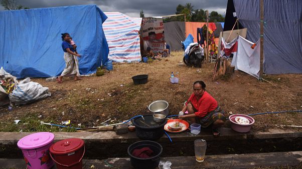 Endonezya'da yine deprem: Lombok adası 6,3'le sarsıldı Endonezya'da yine deprem: Lombok adası 6,3'le sarsıldı