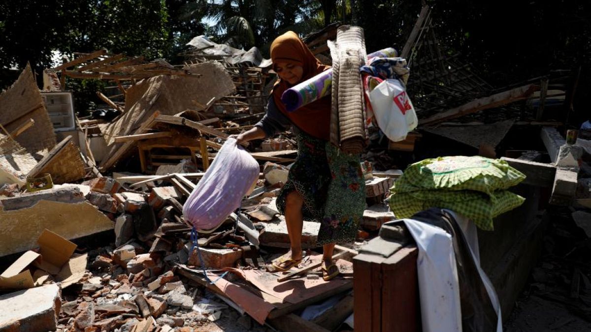 More earthquakes rock Indonesia's Lombok island