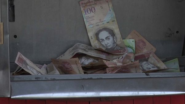 Feriado na Venezuela para assinalar nova moeda Feriado na Venezuela para assinalar nova moeda