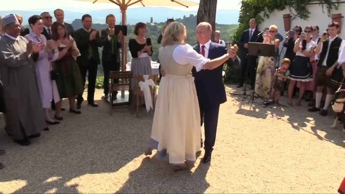 ویدئوی رقص پوتین در عروسی وزیر اتریشی منتشر شد