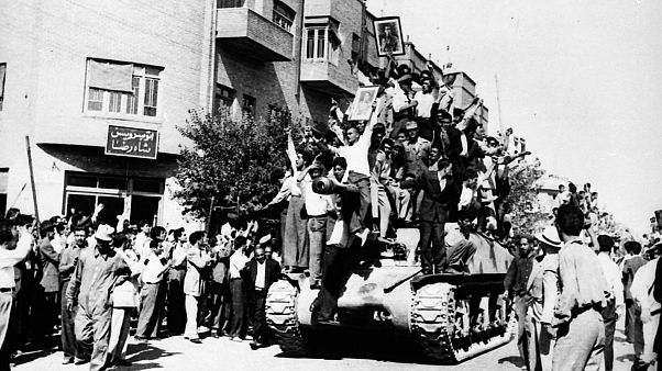 ۲۸ مرداد در رسانههای ایران؛ هشدار تند محافظهکاران به روحانی ۲۸ مرداد در رسانههای ایران؛ هشدار تند محافظهکاران به روحانی