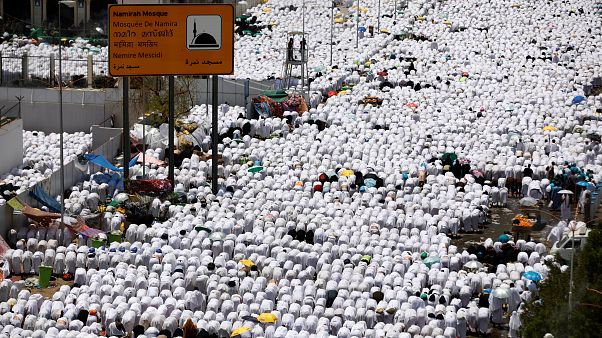 La Mecque : 80 traducteurs pour les pèlerins du monde entier La Mecque : 80 traducteurs pour les pèlerins du monde entier