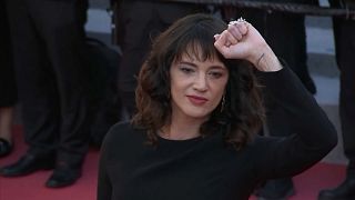  Asia Argento risponde al NY Times: "Mai avuto rapporti sessuali con Bennett"