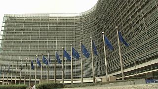 UE reconhece erros de Bruxelas e de Varoufakis no resgate à Grécia