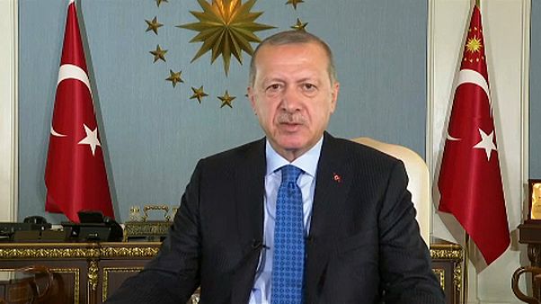 Ερντογάν: «Επίθεση στην οικονομία είναι επίθεση στη σημαία» Ερντογάν: «Επίθεση στην οικονομία είναι επίθεση στη σημαία»
