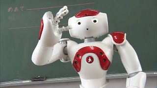 شاهد: اليابان تستعين بالروبوتات لتعليم تلاميذها اللغة الإنجليزية