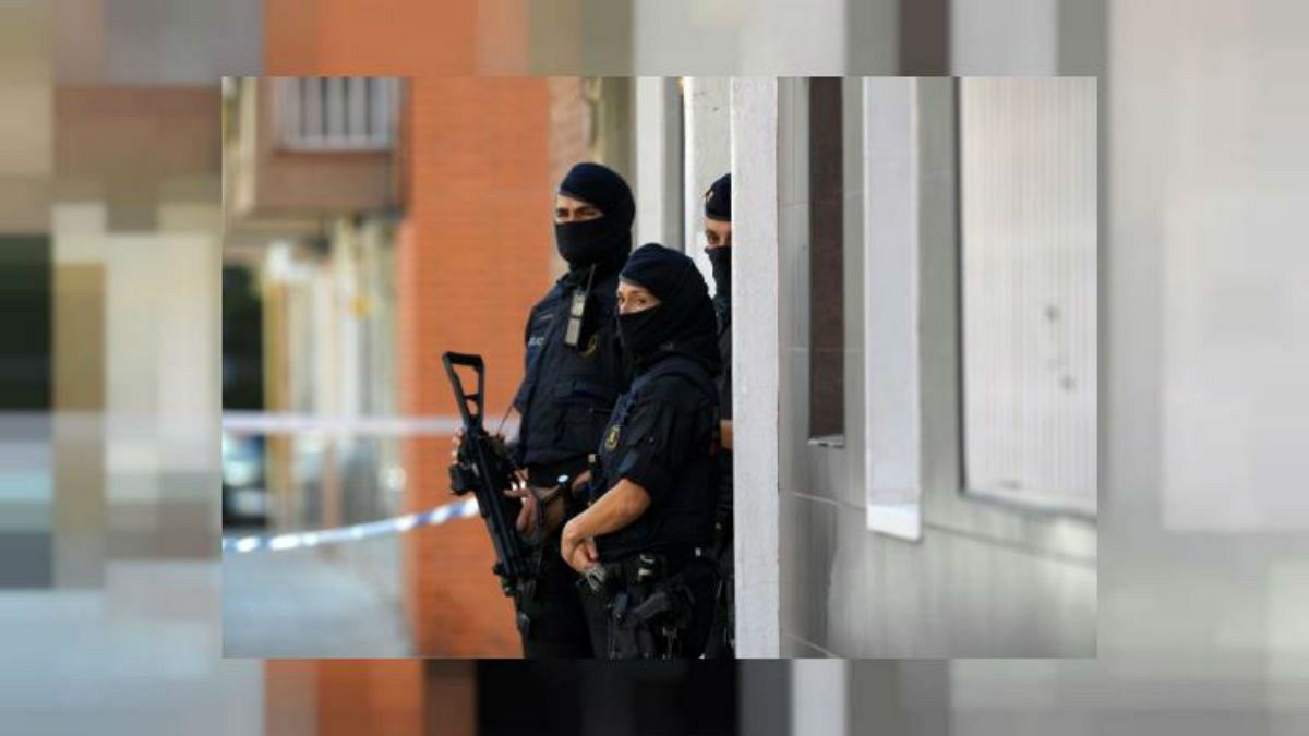 Man shot dead wielding knife inside Spanish police station