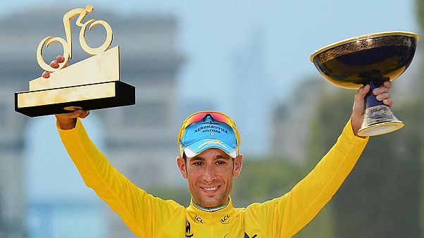 Vincenzo Nibali quando venceu a Volta a França pela Astana (2014) Vincenzo Nibali quando venceu a Volta a França pela Astana (2014)