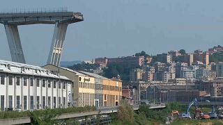 Újabb híddarabok omolhatnak le Genovában