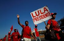 Brezilya'daki son anketler Lula'yı seçimlerin favorisi olarak gösteriyor.