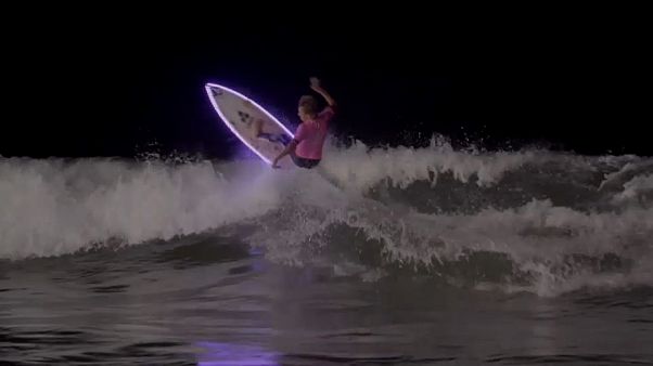 Surf de nuit dans la Chambre d'Amour Surf de nuit dans la Chambre d'Amour