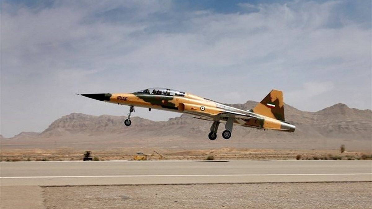 Irán desvela su nuevo cazabombardero 