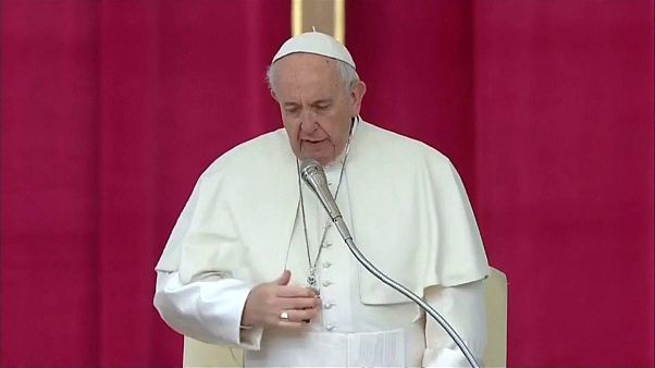 Papst zu sexuellem Missbrauch: Trauer und Scham Papst zu sexuellem Missbrauch: Trauer und Scham