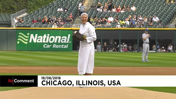 Híres lett a baseball meccsen feltűnt sportos apáca Híres lett a baseball meccsen feltűnt sportos apáca