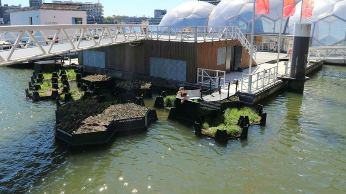Hollanda deniz ve nehirlerdeki çöplerden geri dönüşüm parkı yaptı