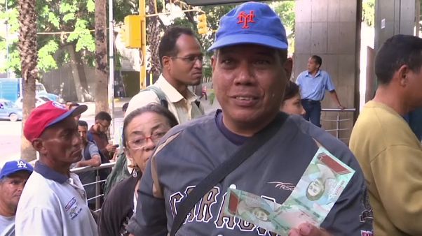 Venezuela'da yeni para birimi yüzde 96 devalüasyona uğradı Venezuela'da yeni para birimi yüzde 96 devalüasyona uğradı