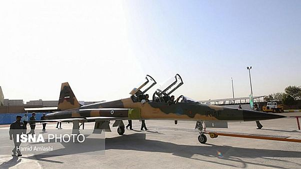 L'Iran presenta nuovo jet militare L'Iran presenta nuovo jet militare