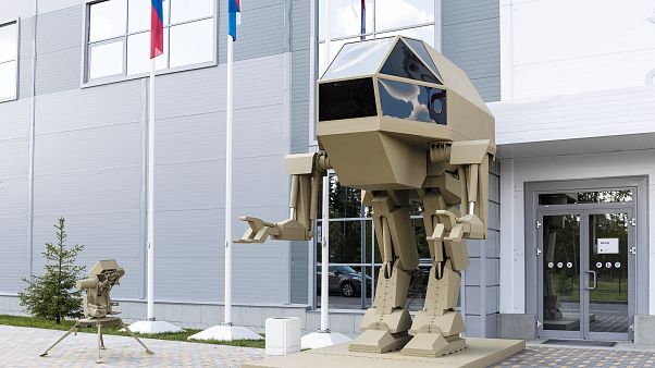 Kalashnikov presenta su robot de guerra Kalashnikov presenta su robot de guerra