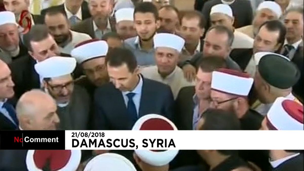 Башар Асад побеседовал с верующими после праздничной молитвы 
