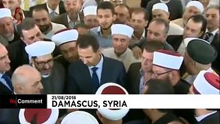 Башар Асад побеседовал с верующими после праздничной молитвы 
