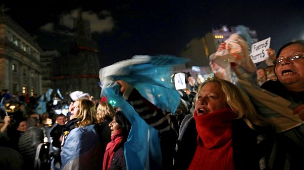 Milhares exigem a retirada de imunidade de Cristina Kirchner Milhares exigem a retirada de imunidade de Cristina Kirchner
