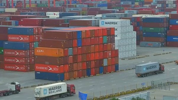 ABD ve Çin ‘ticaret savaşını’ bitirmek için yeniden müzakere masasında ABD ve Çin ‘ticaret savaşını’ bitirmek için yeniden müzakere masasında
